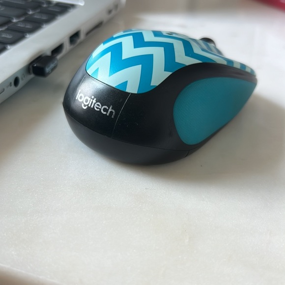 SOLD Logitech wireless computer mouse - Picture 2 of 4